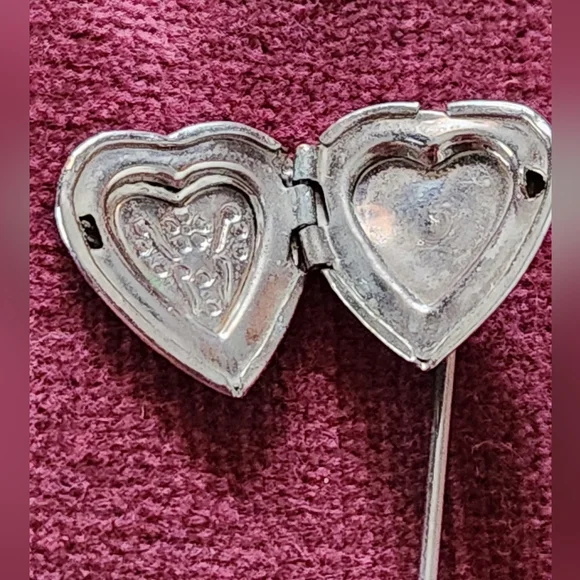 Heart Locket Stick Pin - Picture 4 of 6